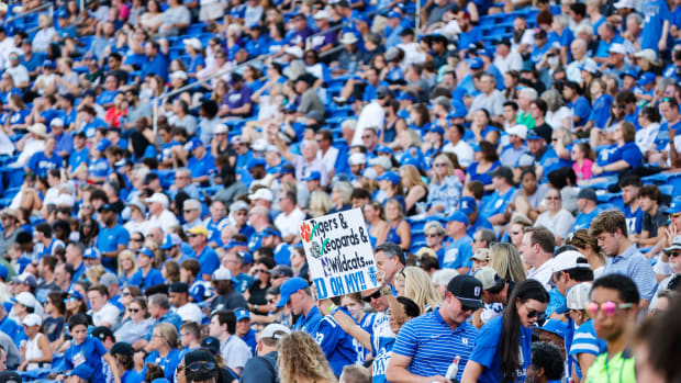 Duke football fans